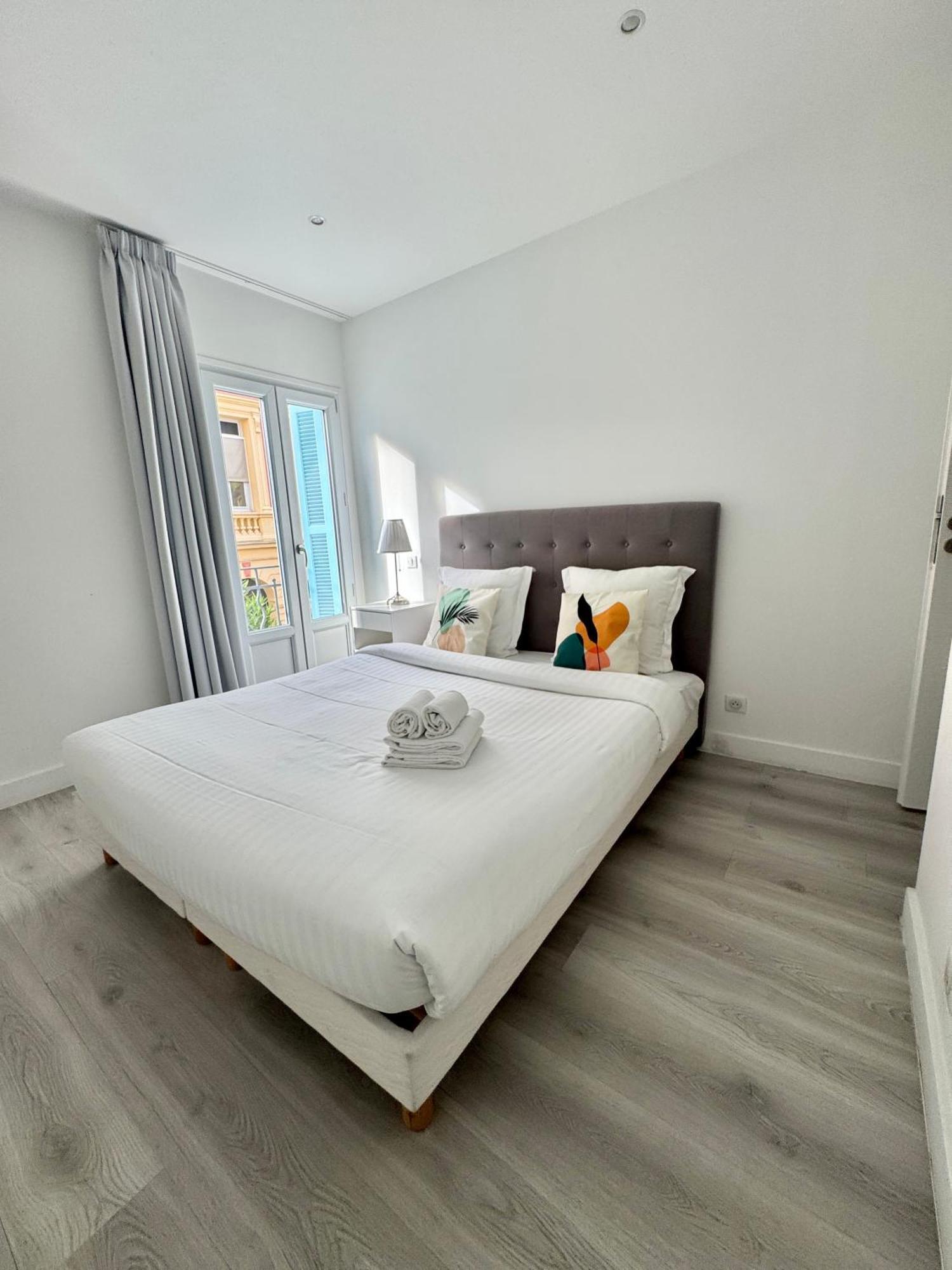 Republique Appartements Menton Buitenkant foto