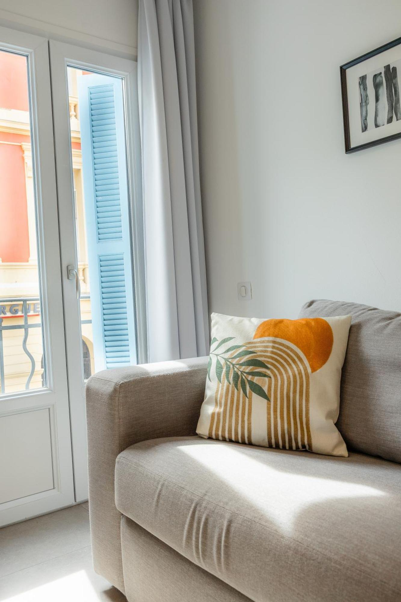 Republique Appartements Menton Buitenkant foto
